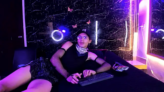 Adrian_Wolf – Naživo XXX chat