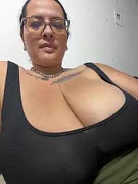 KarllaWalker Adlı Modelin Canlı XXX Sohbeti