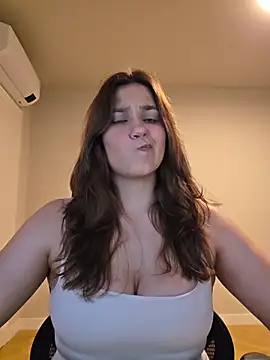 MiaRides19's Live XXX Chat