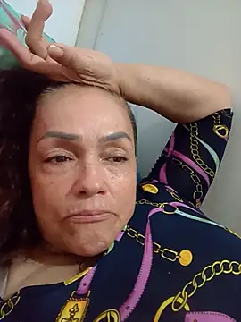 Zamara_milf Adlı Modelin Canlı XXX Sohbeti