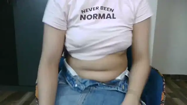 Rose_On_Rise's Live XXX Chat
