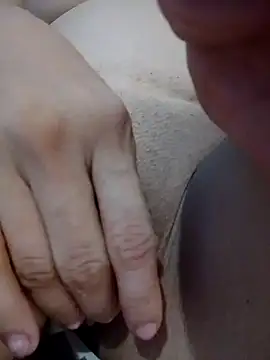 צ'אט XXX בשידור חי של KeylacabreraC