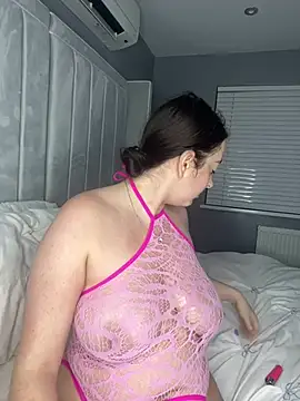 BrunetteBarbieXx_ Adlı Modelin Web Kamerası Şovu