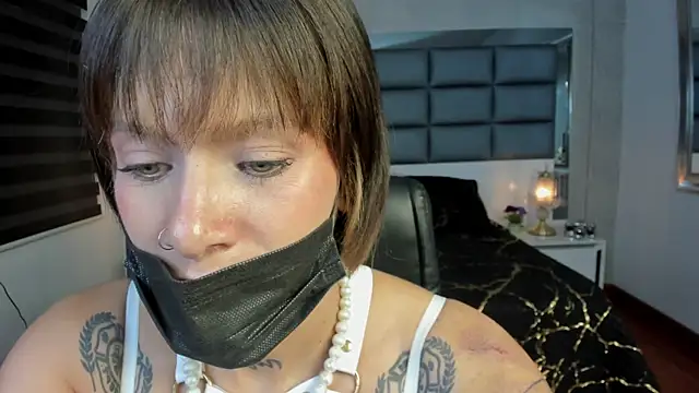 Mrs_Regina_clk Live XXX Chat
