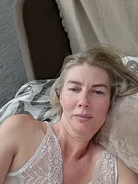 Chat +18 de stellahere8 ao vivo