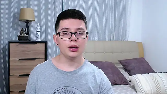 BlackFoXXX69 Adlı Modelin Canlı XXX Sohbeti
