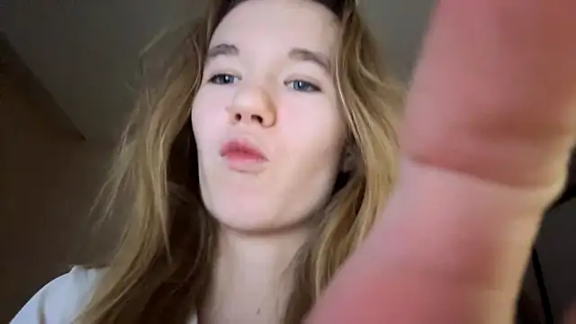 LeomaJee Adlı Modelin Canlı XXX Sohbeti
