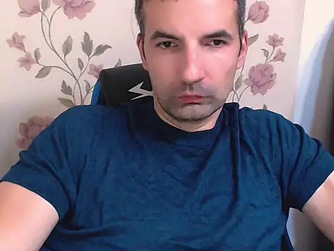 Leo_1617 élő XXX-chatje