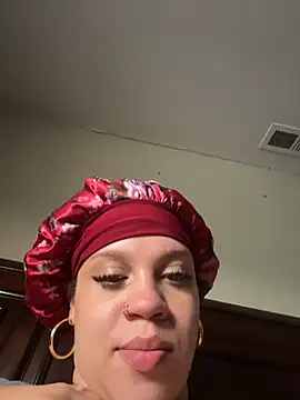 QueenNuttCollector's Live XXX Chat