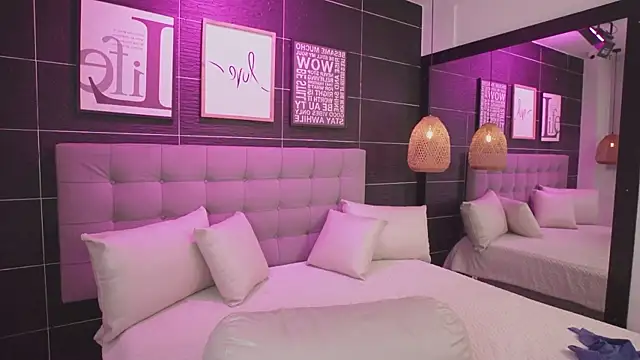 Chat +18 de BellaLatinaTS ao vivo