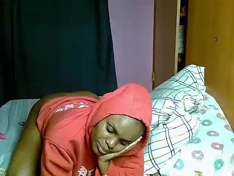 Queen_petite_ Adlı Modelin Canlı XXX Sohbeti