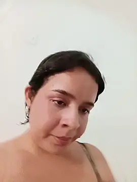 Julieth_hot-69's Live XXX Chat