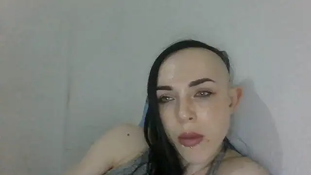 Chat +18 de Trinsy_Love ao vivo