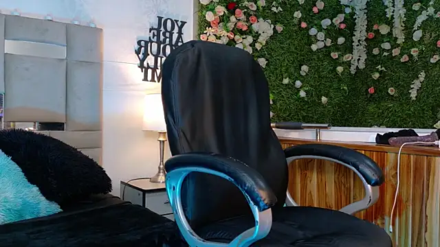 Živý XXX chat KarolFoxxi__