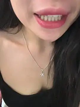 Lilyy_babyy: онлайн-секс-чат
