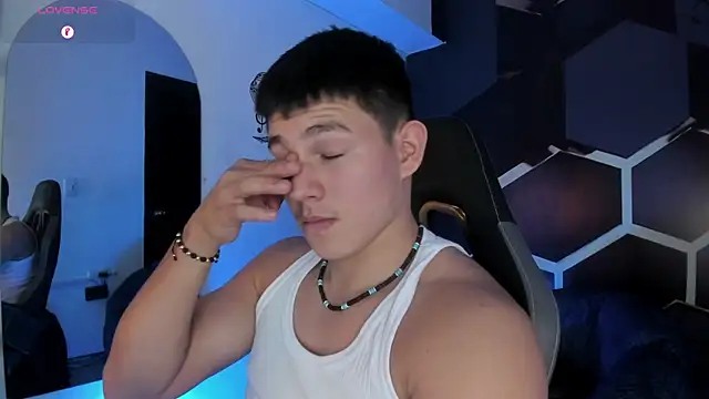 JamesCr_ Live XXX Chat