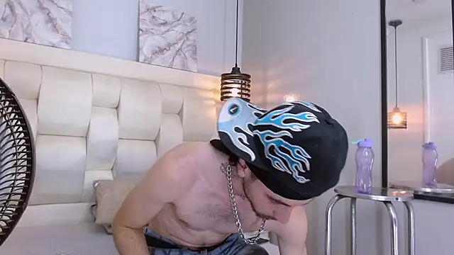 Živý XXX chat Lucas_Knight