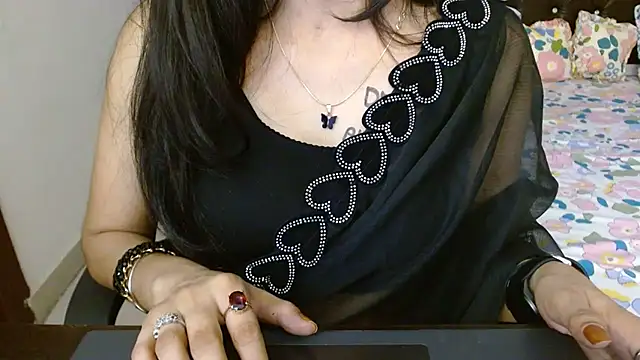 Pokazy przed kamerką – Your_lust143