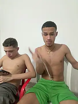 friends_lust_latin's Live XXX Chat