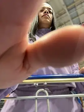 Chat +18 de JuanitaMore01 ao vivo