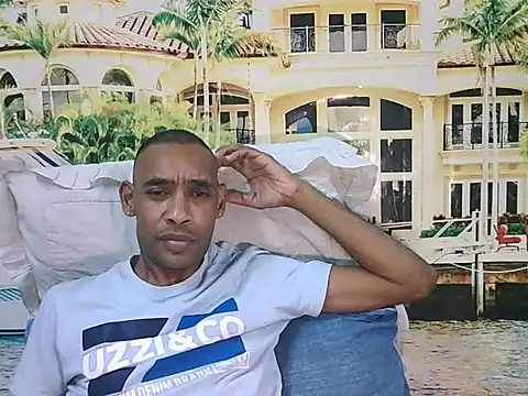 XXX chat uživo modela IndianMagicMike
