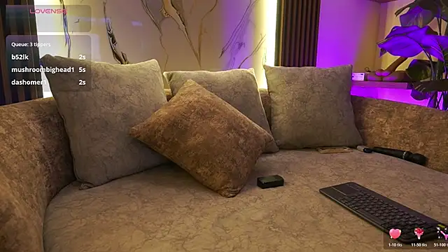 LiaWheeler's Live XXX Chat