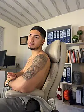 XXX chat uživo modela Dimitri_Colleman
