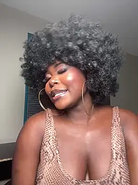 WomanNextdoor1 Show in webcam