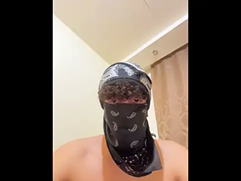 Hz1Tr Adlı Modelin Canlı XXX Sohbeti