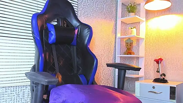 Daniel_huge22 élő XXX-chatje