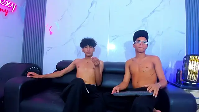 Kleyn_black's Live XXX Chat