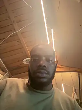 Bigpapiq's Live XXX Chat