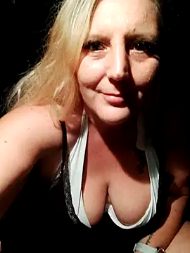XXX chat uživo modela BecciDeluxe
