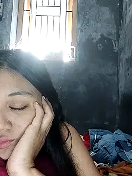Chat +18 de Rayya_4yy ao vivo