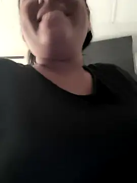 Francesca_ferrari Adlı Modelin Canlı XXX Sohbeti