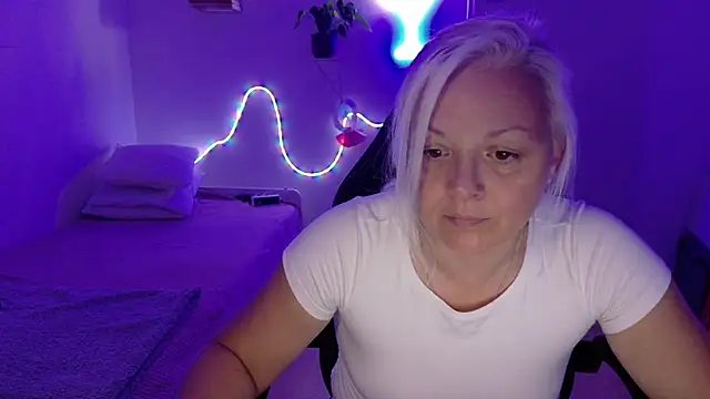 Chat +18 de Linsy_Kim ao vivo