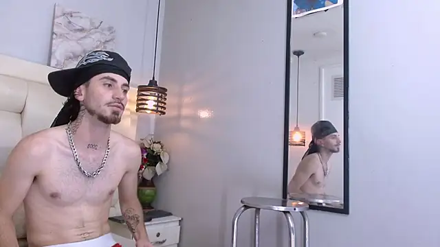 Онлайн чат XXX Lucas_Knight