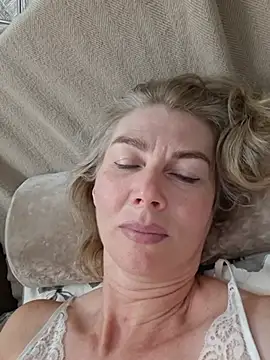 stellahere8 Live XXX Chat
