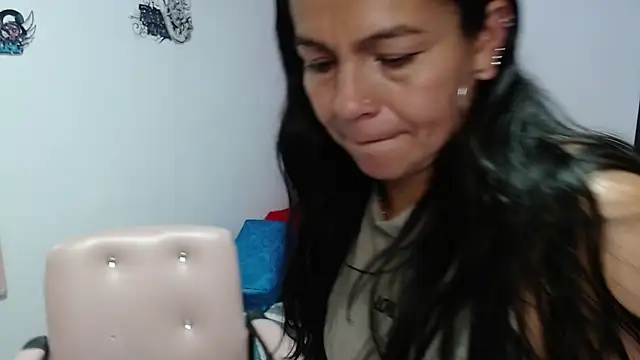 camilavargas_ Adlı Modelin Canlı XXX Sohbeti