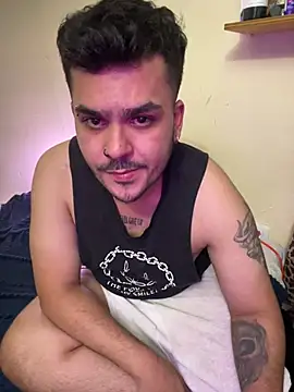 Онлайн чат XXX LatinBearX
