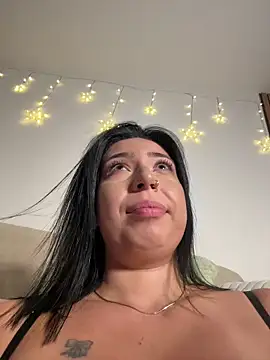 KimArts Adlı Modelin Canlı XXX Sohbeti