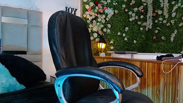 Онлайн чат XXX KarolFoxxi__