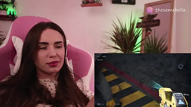 -BabyYoda's Live XXX Chat