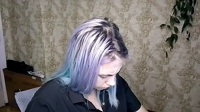 Helen18glo Adlı Modelin Canlı XXX Sohbeti
