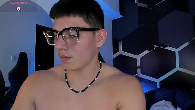 Czat XXX na żywo – JamesCr_