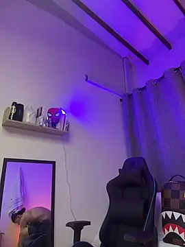 ASHTON_HILS – Naživo XXX chat