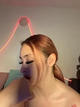 Sophia_LuxxX: онлайн-секс-чат