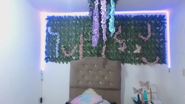 adara_cute_69's Live XXX Chat