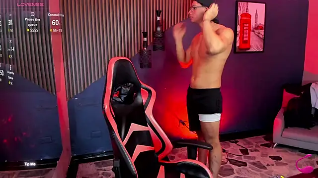 Axxel_Muscle webcam show