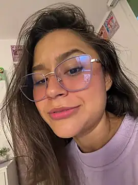 ivette_swan Adlı Modelin Canlı XXX Sohbeti